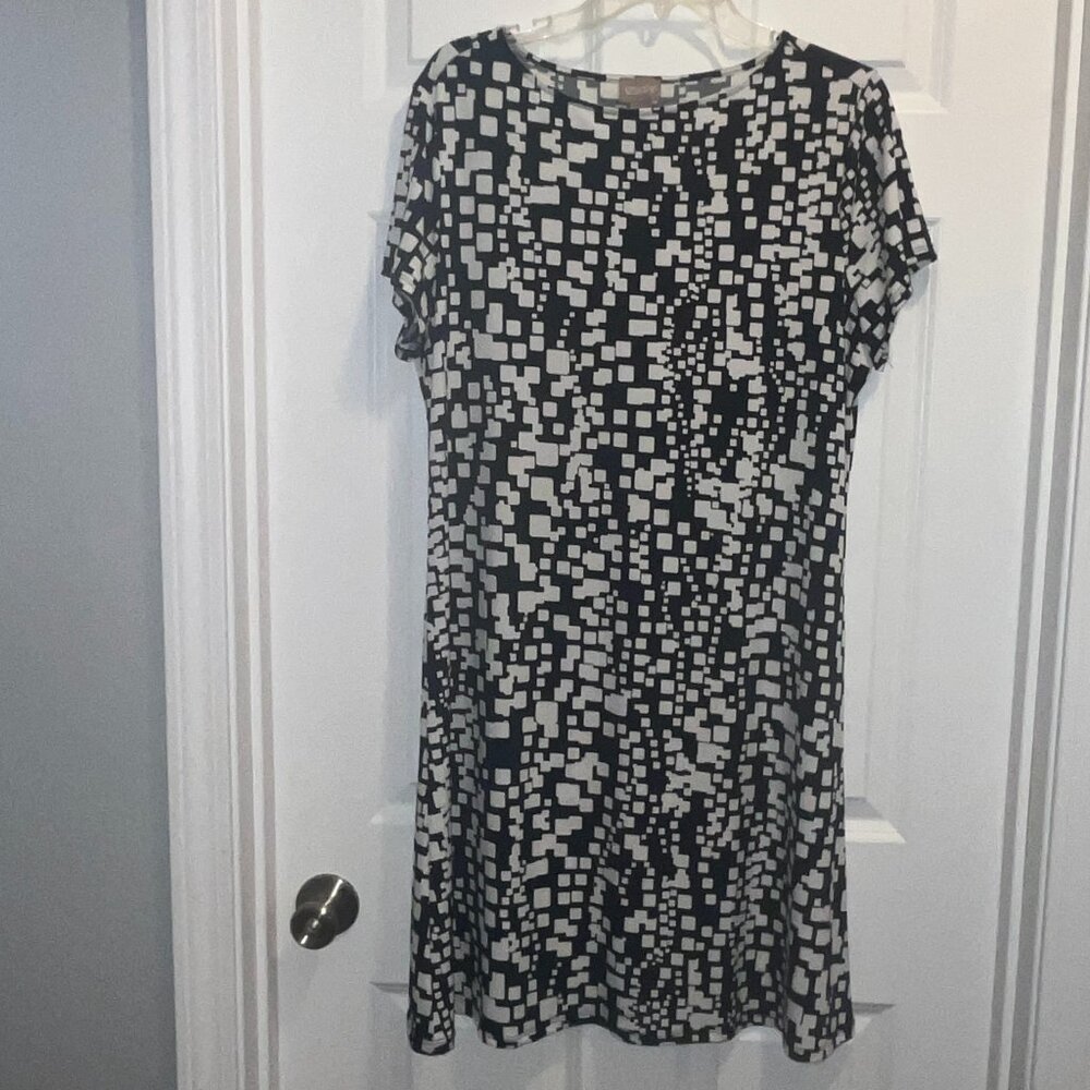 Chico Black and White Abstract Classic Office Dress with Cap Sleeves.